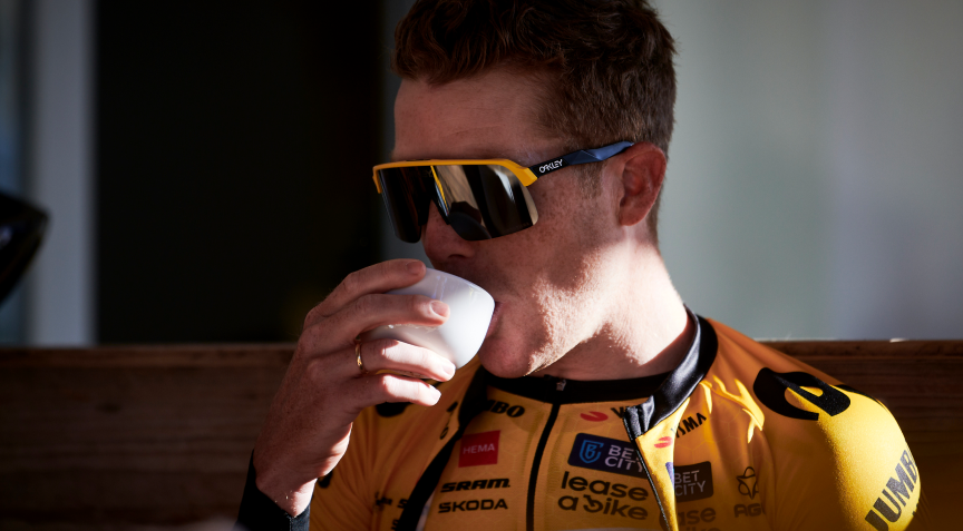 Steven Kruijswijk drinking a cup of coffee